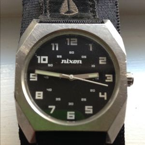 Vintage Nixon Scout watch